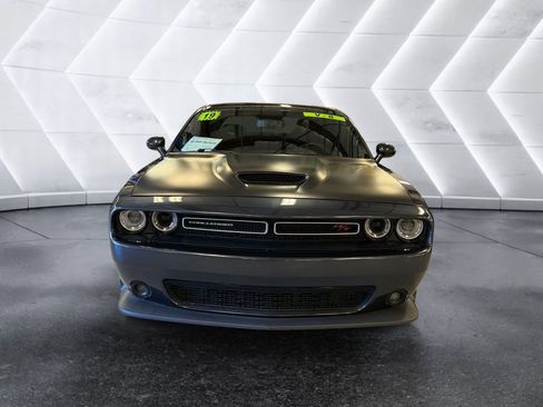 Used 2019 Dodge Challenger R/T image 2