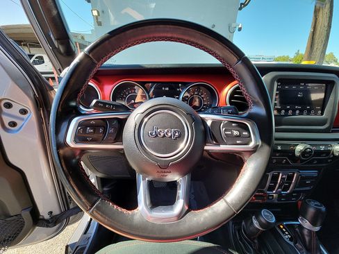 Certified 2018 Jeep Wrangler Unlimited Rubicon w/ LED Lighting Group AWD/4WD image 11