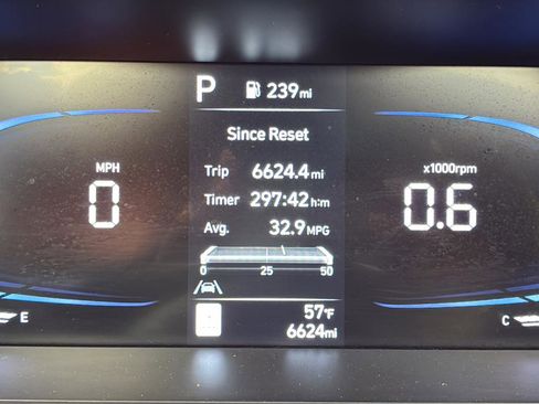 Certified 2025 Hyundai Elantra Sport image 23