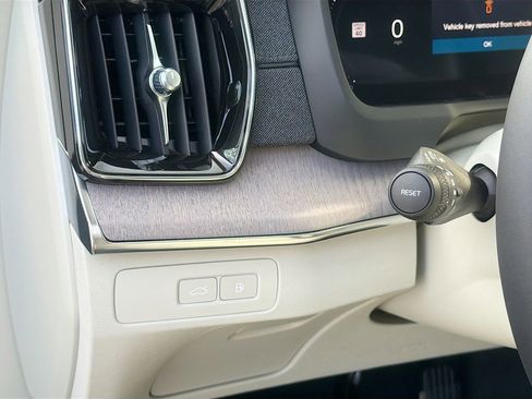 New 2026 Volvo XC90 T8 Ultra w/ Protection Package Premier image 10