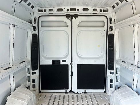 Used 2024 RAM ProMaster 2500 w/ Convenience Group FWD image 15