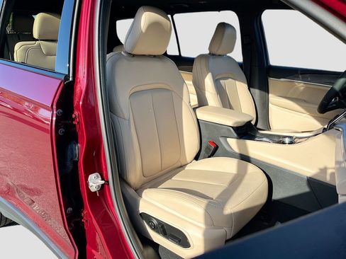 Certified 2025 Jeep Grand Cherokee L Limited w/ Luxury Tech Group II image 30