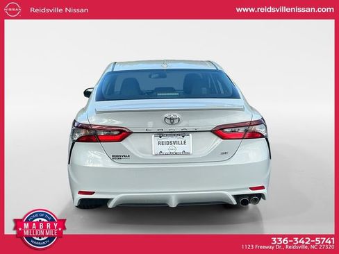 Used 2023 Toyota Camry SE image 5