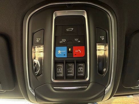 New 2025 Jeep Grand Cherokee Limited image 25