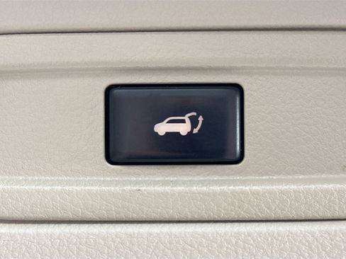 Used 2011 Nissan Murano SL w/ Navigation Pkg image 30