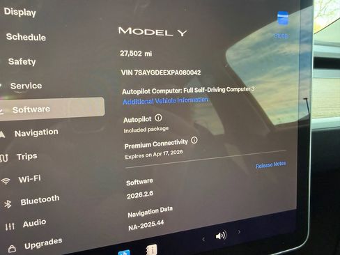 Used 2023 Tesla Model Y Long Range image 37