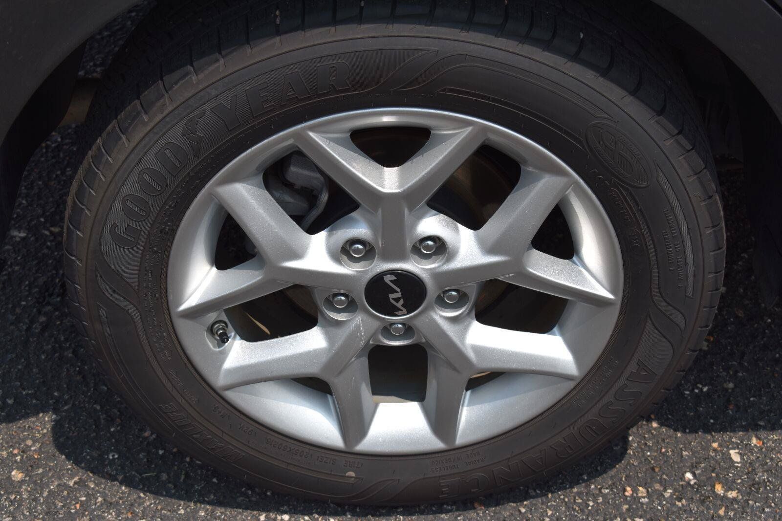 Used 2024 Kia Soul LX w/ Option Group 015 FWD image 12