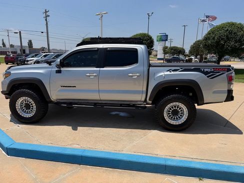 Used 2022 Toyota Tacoma TRD Off-Road w/ Technology Package AWD/4WD image 7