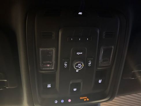 Used 2023 Cadillac Escalade ESV Premium Luxury image 18