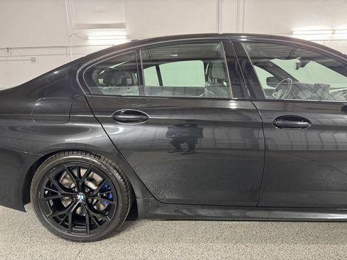 Used 2023 BMW M550i xDrive AWD/4WD image 9