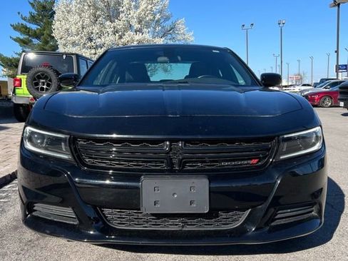 Used 2022 Dodge Charger SXT w/ Blacktop Package image 4