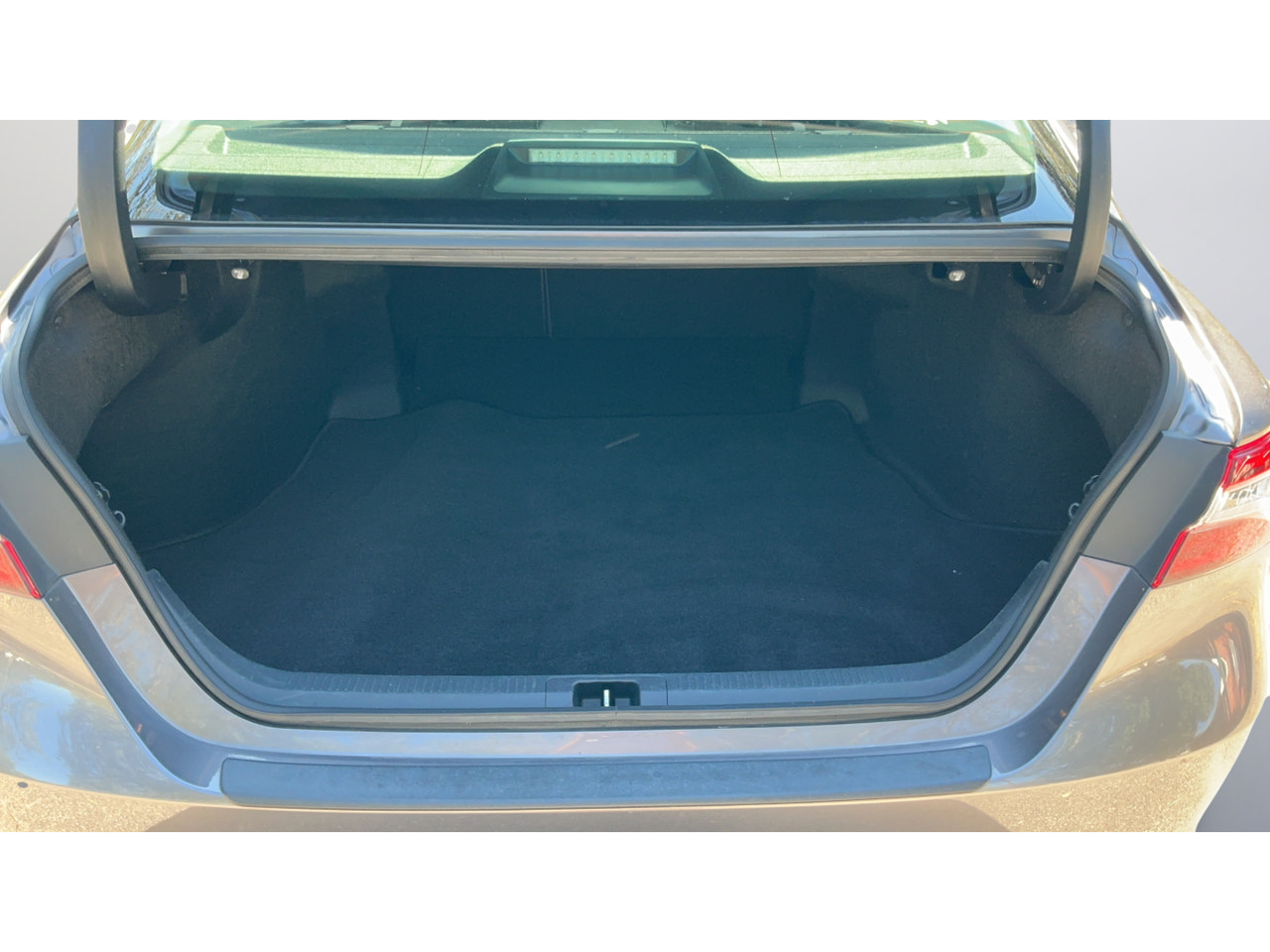 Used 2023 Toyota Camry XSE FWD image 24