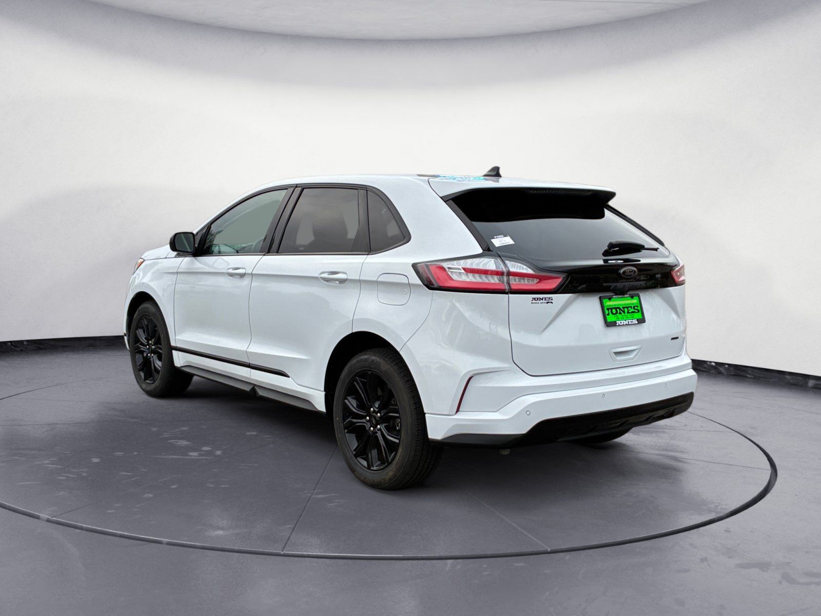 Used 2024 Ford Edge SE w/ Black Appearance Package AWD/4WD image 4