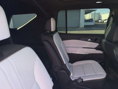 Used 2025 Chevrolet Traverse High Country w/ LPO, Floor Liner Package image 10