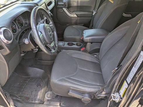 Used 2015 Jeep Wrangler Unlimited Sahara w/ Connectivity Group image 10