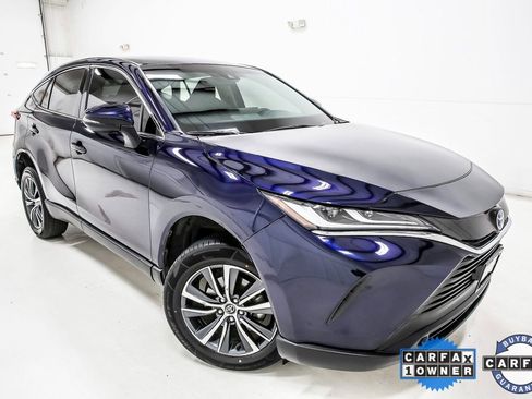 Used 2023 Toyota Venza LE image 9