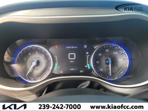 Used 2024 Chrysler Pacifica Touring-L FWD image 27
