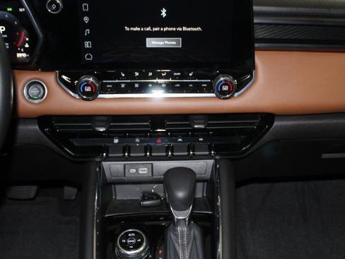 Used 2025 GMC Canyon AT4 image 19