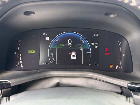 Used 2025 Toyota Camry SE FWD image 29