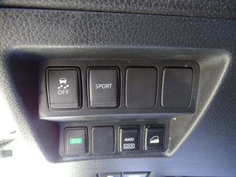 Used 2016 Nissan Rogue SV image 17