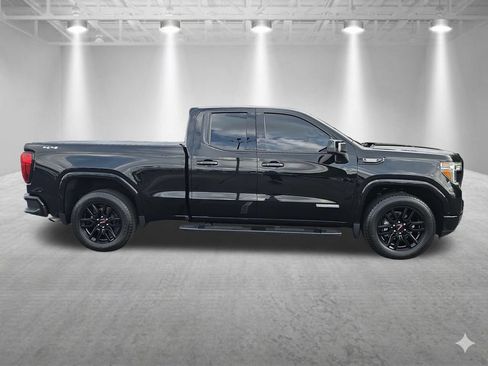 Certified 2022 GMC Sierra 1500 Elevation w/ LPO, Elevation Black Package AWD/4WD image 2