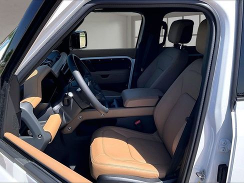 New 2026 Land Rover Defender 110 X-Dynamic SE AWD/4WD image 9