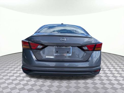 Used 2025 Nissan Altima 2.5 SV FWD image 4
