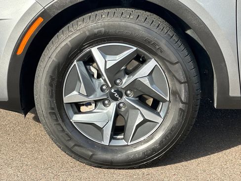 Used 2022 Kia Sorento S image 25