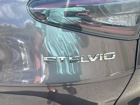 Used 2024 Alfa Romeo Stelvio Veloce AWD/4WD image 11