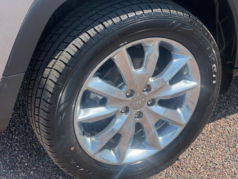 Used 2016 Jeep Cherokee Limited FWD image 14