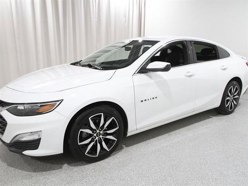 Used 2024 Chevrolet Malibu RS w/ LPO, Floor Liner Package image 3