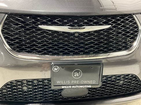 Used 2022 Chrysler Pacifica Limited image 28