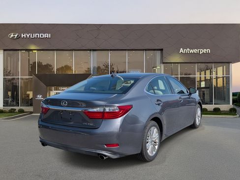 Used 2014 Lexus ES 350 w/ Luxury Package FWD image 3