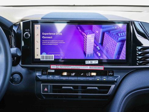 New 2026 Toyota Camry Hybrid FWD image 17
