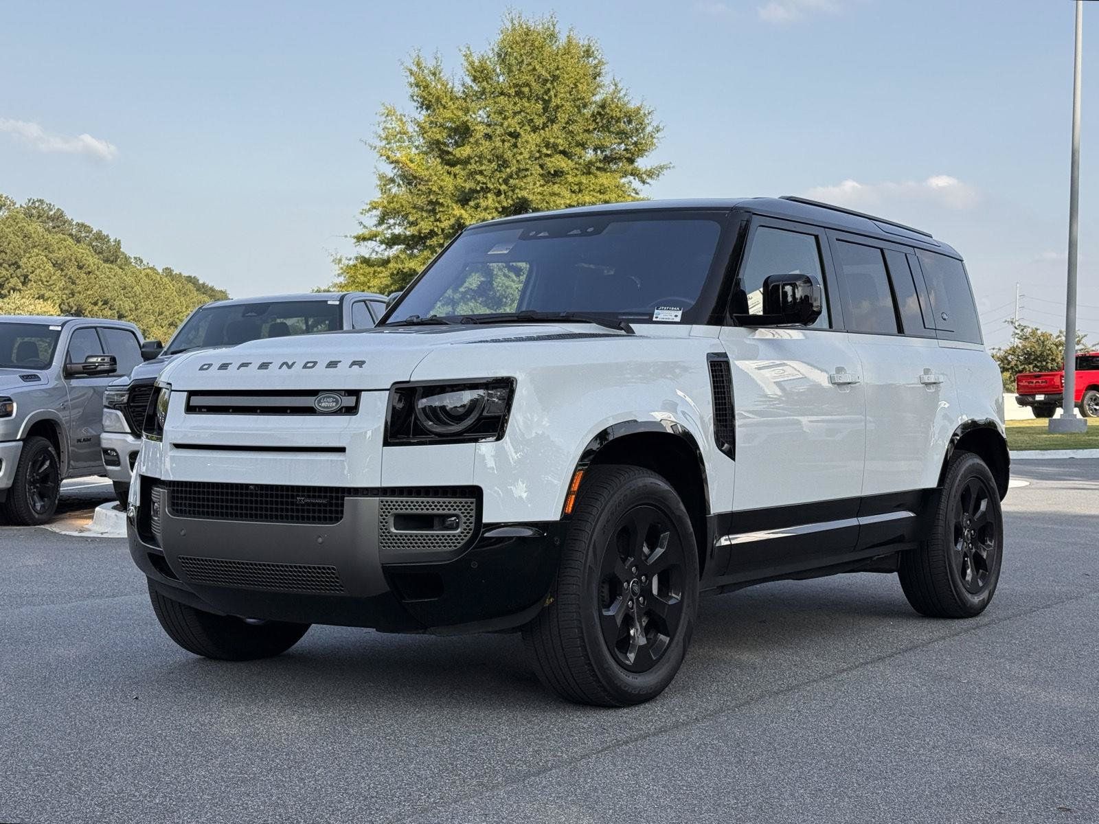 Used 2022 Land Rover Defender 110 X-Dynamic SE AWD/4WD image 1