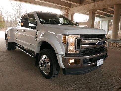 Used 2019 Ford F450 XLT w/ XLT Premium Package image 28