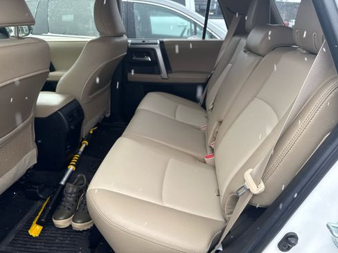 Used 2018 Toyota 4Runner SR5 Premium image 7