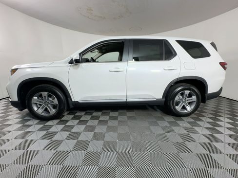 New 2025 Honda Pilot EX-L image 2