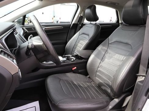 Used 2015 Ford Fusion SE w/ Equipment Group 502A FWD image 13