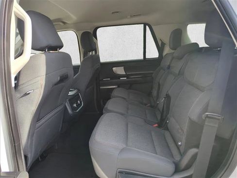 Certified 2025 Ford Expedition Active image 22