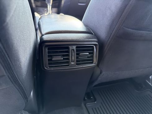 Used 2014 Nissan Rogue SV AWD/4WD image 13