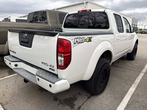 Used 2017 Nissan Frontier PRO-4X image 5