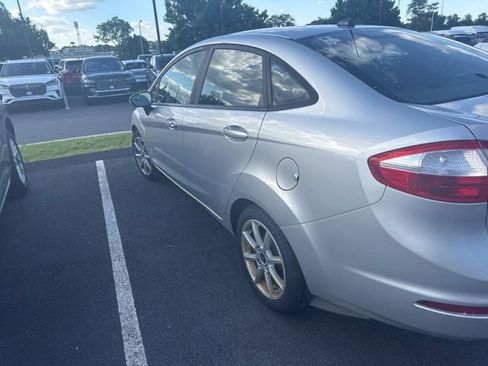 Used 2015 Ford Fiesta SE w/ Equipment Group 201A FWD image 3