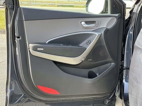 Used 2019 Hyundai Santa Fe XL image 9