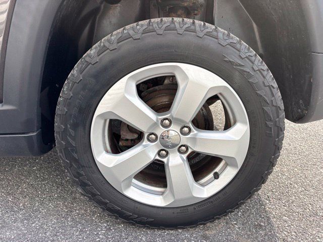 Used 2018 Jeep Compass Latitude w/ Popular Equipment Group AWD/4WD image 23