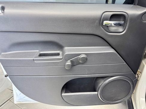 Used 2016 Jeep Patriot Sport image 15