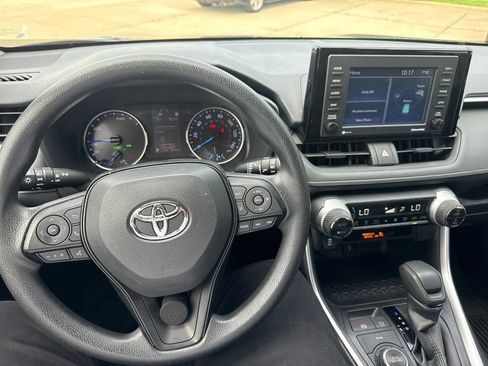 Used 2021 Toyota RAV4 XLE AWD/4WD image 19