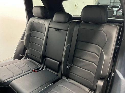 Used 2023 Volkswagen Tiguan SEL R-Line image 17