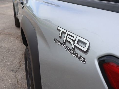 Used 2025 Toyota Tacoma TRD Off-Road AWD/4WD image 12