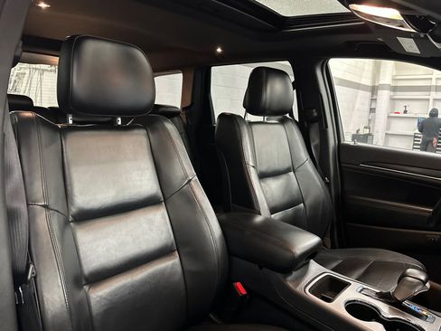 Used 2018 Jeep Grand Cherokee Limited image 30